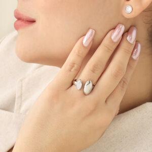ANILLO .  PIEDRAS EN BAÑO DE RODINADO