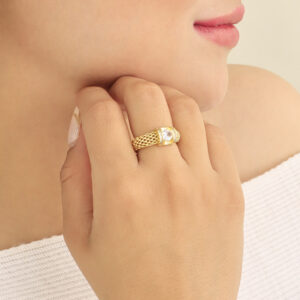 ANILLO .  CRISTAL EN BAÑO DE ORO