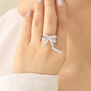 ANILLO .  PIEDRAS EN BAÑO DE RODINADO