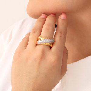 ANILLO . FIGURAS EN BAÑO DE ORO