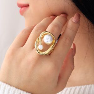 ANILLO .  PERLAS EN BAÑO DE ORO