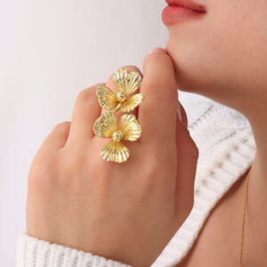 ANILLO .  PERLAS EN BAÑO DE ORO
