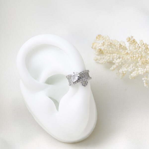 EARCUFF C/ PIEDRAS EN BAÑO DE RODINADO