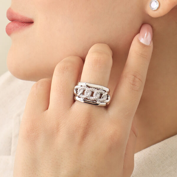 ANILLO .  PIEDRAS EN BAÑO DE RODINADO