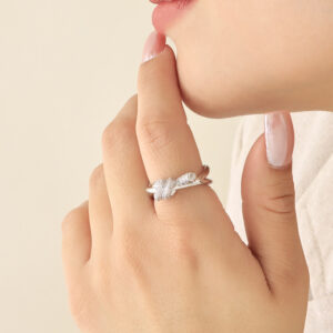 ANILLO .  CRISTAL EN BAÑO DE RODINADO
