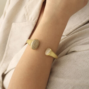 BRAZALETE . C/ PIEDRAS EN BAÑO DE ORO