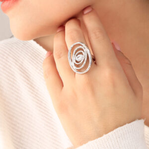 ANILLO .  PIEDRAS EN BAÑO DE RODINADO