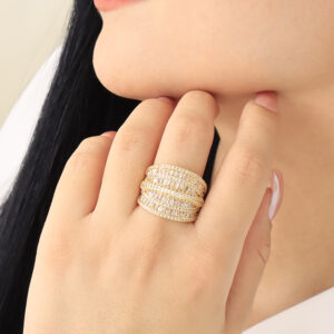 ANILLO .  CRISTAL EN BAÑO DE ORO