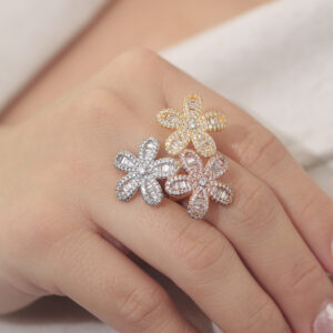 ANILLO .  CRISTAL EN BAÑO DE ORO