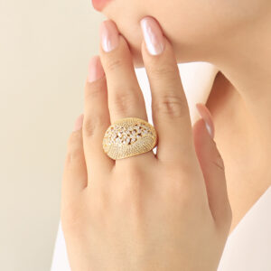 ANILLO .  CRISTAL EN BAÑO DE ORO