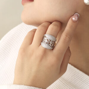 ANILLO . C/ PIEDRAS EN BAÑO DE RODINADO
