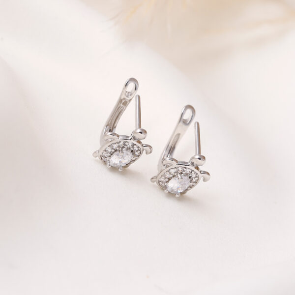 ARETE GANCHO  PIEDRAS EN BAÑO DE RODINADO