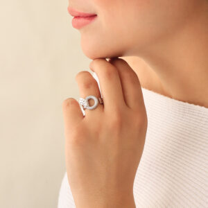 ANILLO .  PIEDRAS EN BAÑO DE RODINADO