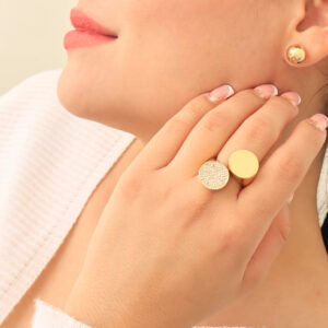 ANILLO .  CRISTAL EN BANO DE ORO