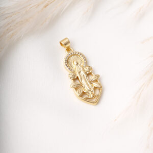 DIJE . GUADALUPE PIEDRAS EN BANO DE ORO