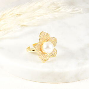 ANILLO . C/FLORES EN BAÑO DE ORO