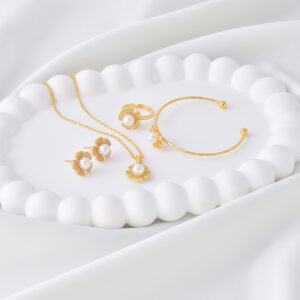 JUEGOS  C/ PERLAS EN BAÑO DE ORO