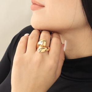 ANILLO . ARETE EN BAÑO DE ORO